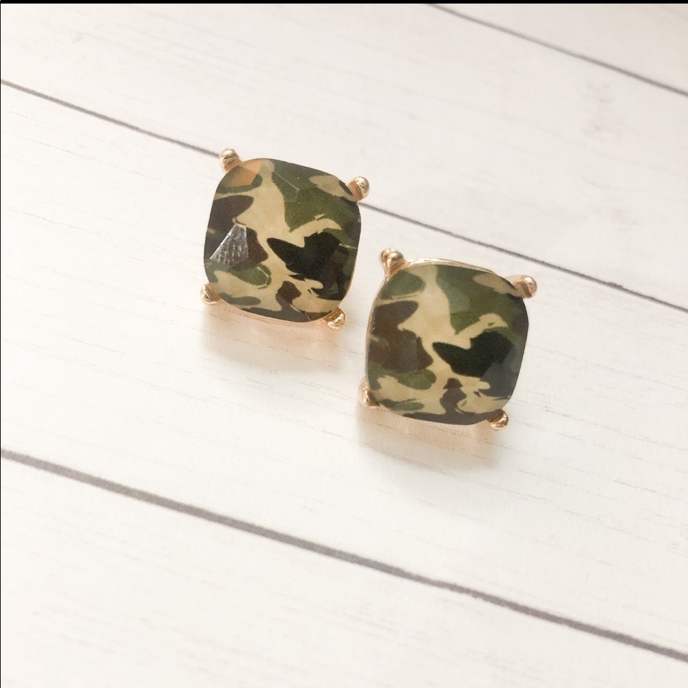 Camo Studs